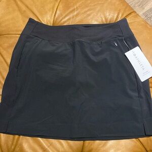 Athleta women SOHO SKORT size 8 
NWT